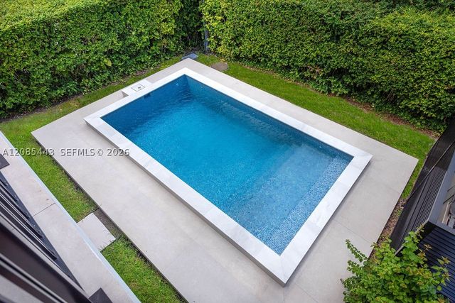 719 W 51st St, Miami Beach, FL 33140