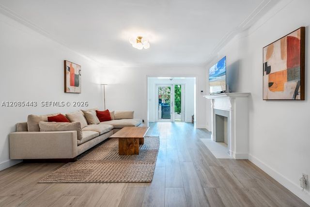 719 W 51st St, Miami Beach, FL 33140