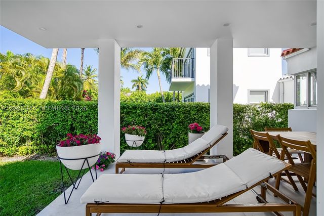 719 W 51st St, Miami Beach, FL 33140