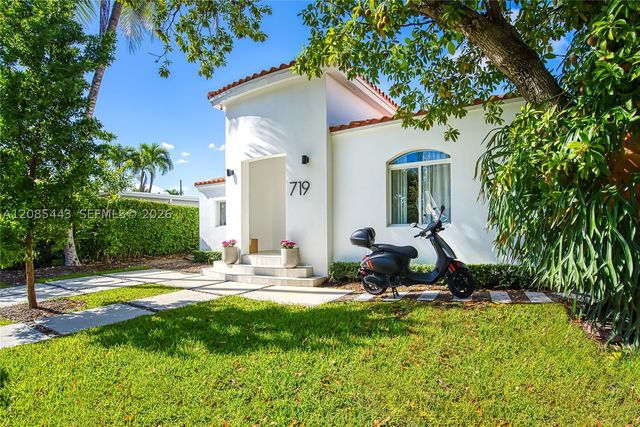 719 W 51st St, Miami Beach, FL 33140
