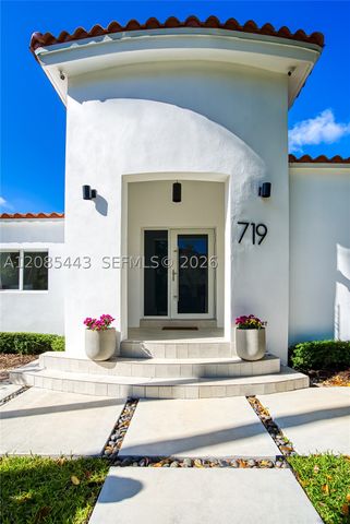 719 W 51st St, Miami Beach, FL 33140