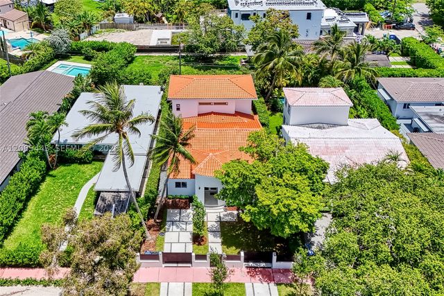 719 W 51st St, Miami Beach, FL 33140