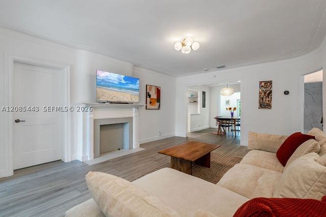 719 W 51st St, Miami Beach, FL 33140