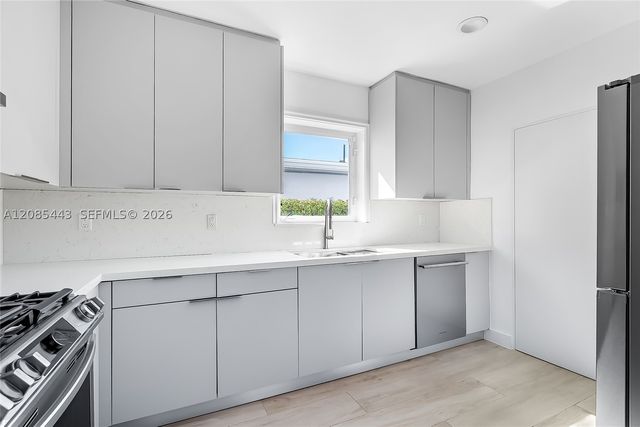 719 W 51st St, Miami Beach, FL 33140