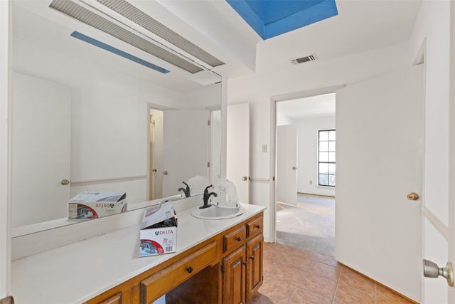 320 S Irving Heights Drive, Irving, TX 75060