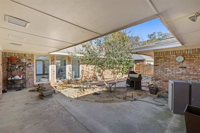 320 S Irving Heights Drive, Irving, TX 75060