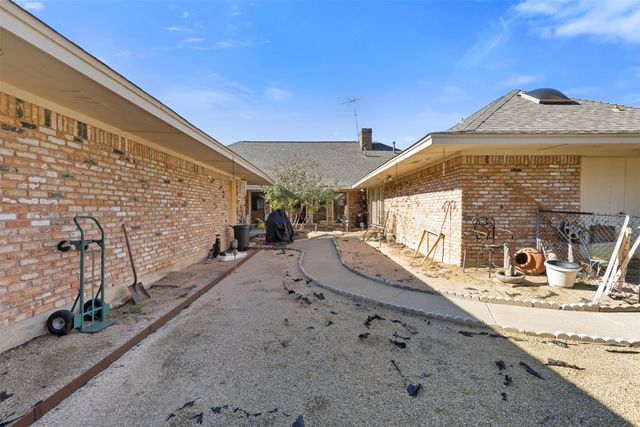 320 S Irving Heights Drive, Irving, TX 75060