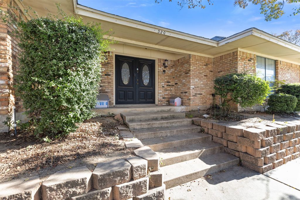 320 S Irving Heights Drive, Irving, TX 75060