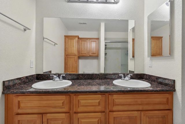 6069 Shetland Ct, Stockton, CA 95210