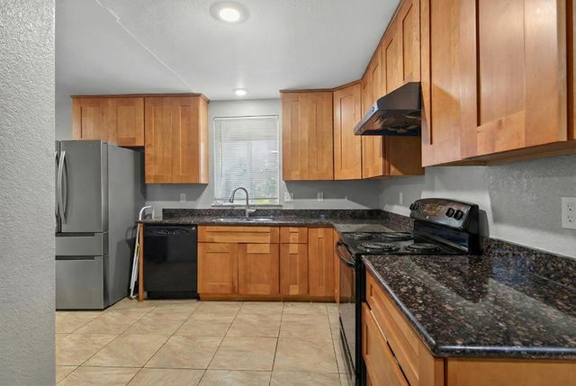 6069 Shetland Ct, Stockton, CA 95210