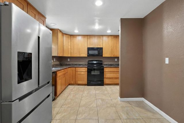 6069 Shetland Ct, Stockton, CA 95210