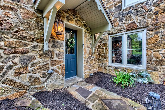 233 St Ives Drive, Hempfield Twp, PA 15601