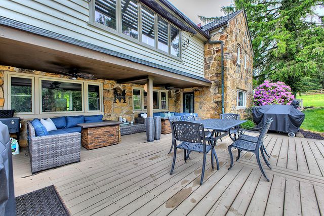 233 St Ives Drive, Hempfield Twp, PA 15601