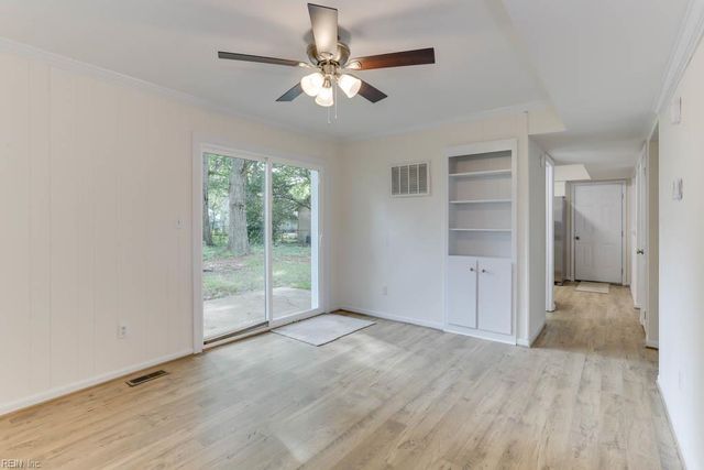 37 Crutchfield DR, Newport News, VA 23602