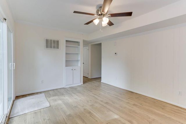 37 Crutchfield DR, Newport News, VA 23602