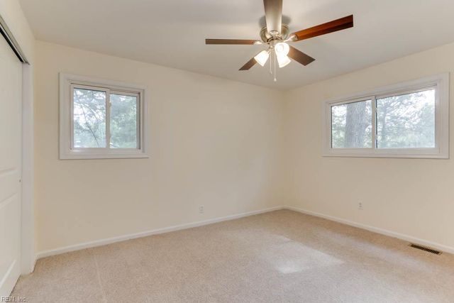 37 Crutchfield DR, Newport News, VA 23602