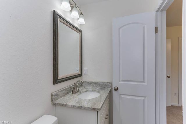 37 Crutchfield DR, Newport News, VA 23602