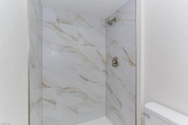 37 Crutchfield DR, Newport News, VA 23602