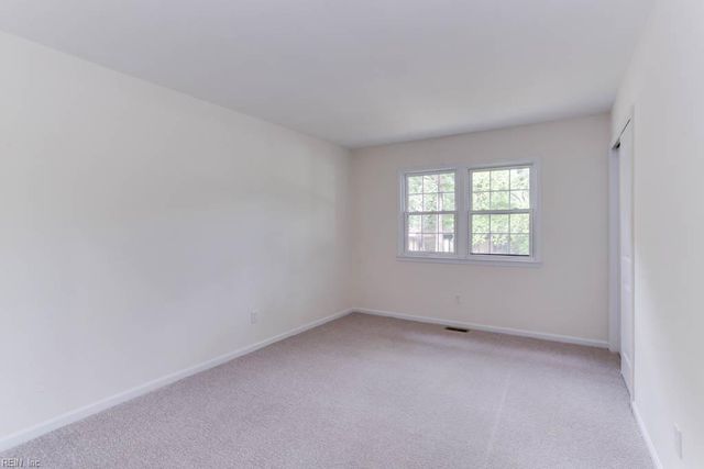 37 Crutchfield DR, Newport News, VA 23602