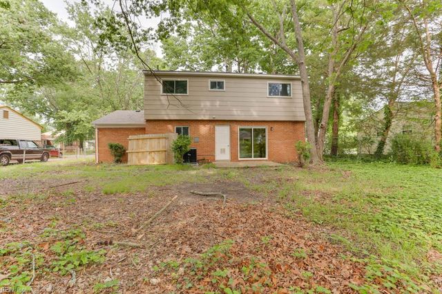 37 Crutchfield DR, Newport News, VA 23602