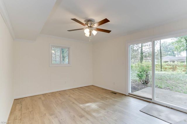 37 Crutchfield DR, Newport News, VA 23602