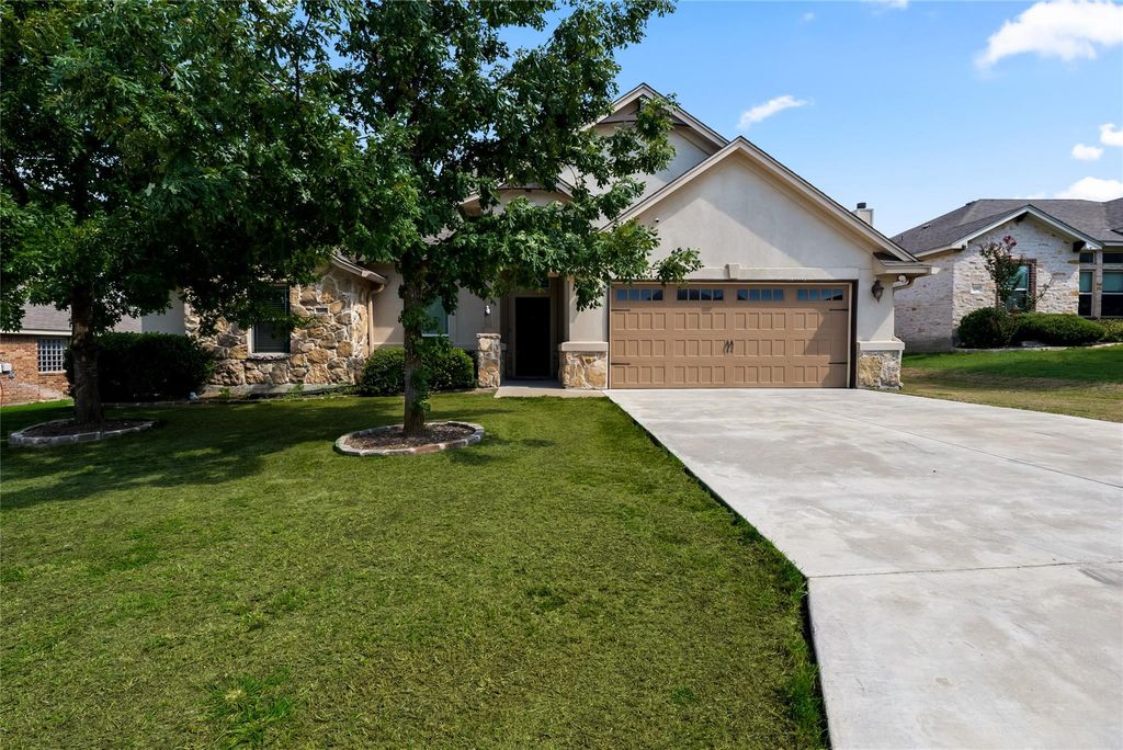 105 Walter WAY, Jarrell, TX 76537