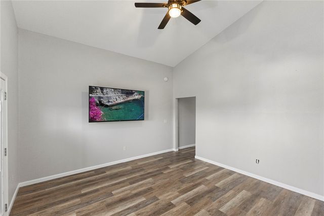 1016 Blue Bill Cove, Lakehills, TX 78063