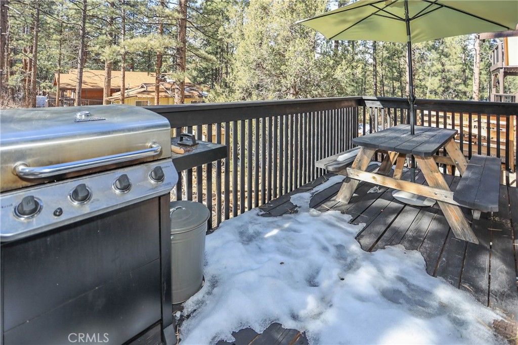 Image 13 of property listing at 325 Hilltop Lane, Big Bear City, CA 92314
