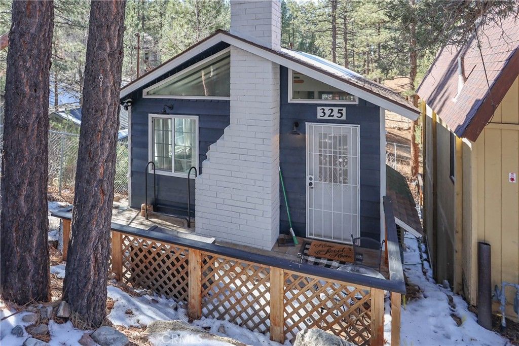 Image 4 of property listing at 325 Hilltop Lane, Big Bear City, CA 92314