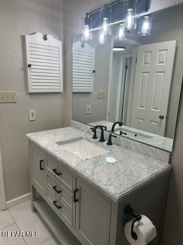 5205 VALLEY SPRING Way, El Paso, TX 79932