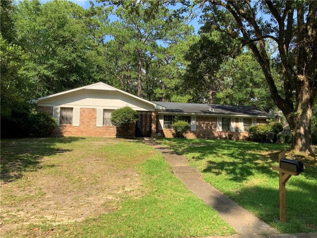 1004 Chalet Drive W, Mobile, AL 36608 — exterior