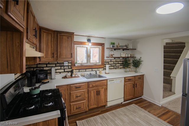 1528 Stepney Street, Niles, OH 44446