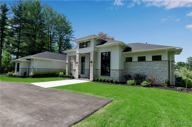 4505 Boncrest West, Clarence, NY 14031
