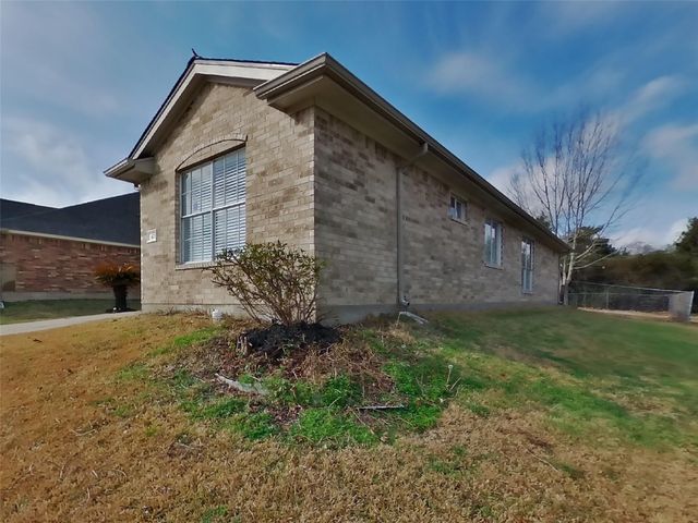 423 Lazy Lane, Montgomery, TX 77356