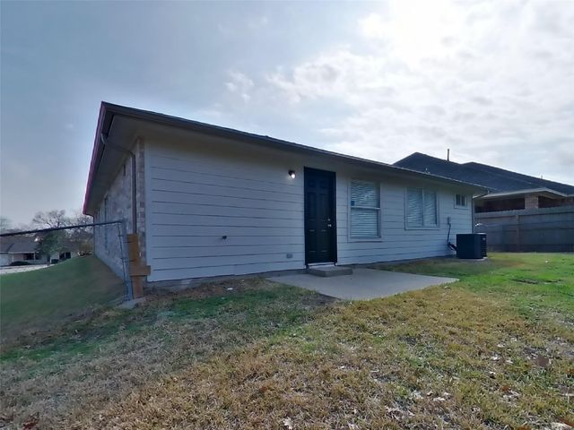 423 Lazy Lane, Montgomery, TX 77356