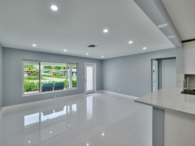 440 NW 37th Street, Oakland Park, FL 33309