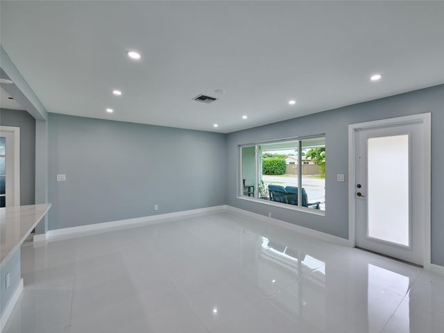 440 NW 37th Street, Oakland Park, FL 33309