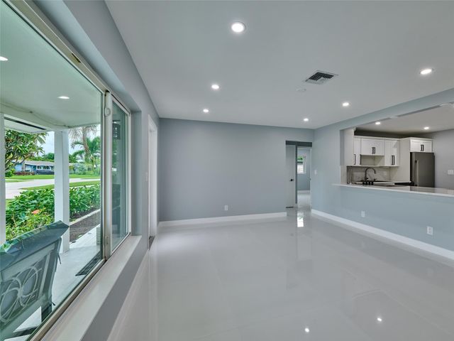 440 NW 37th Street, Oakland Park, FL 33309