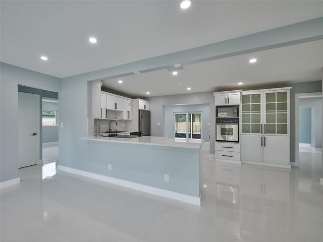 440 NW 37th Street, Oakland Park, FL 33309