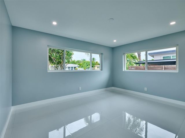 440 NW 37th Street, Oakland Park, FL 33309