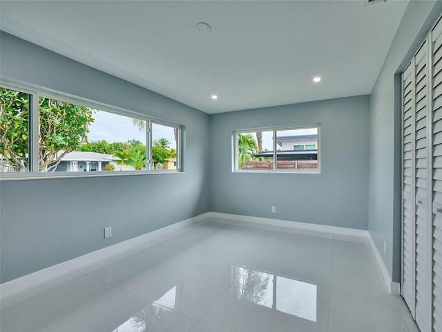 440 NW 37th Street, Oakland Park, FL 33309