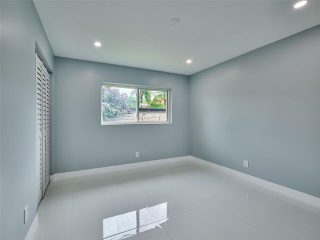 440 NW 37th Street, Oakland Park, FL 33309