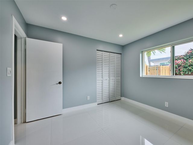 440 NW 37th Street, Oakland Park, FL 33309