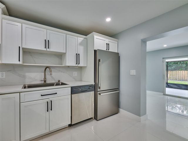 440 NW 37th Street, Oakland Park, FL 33309