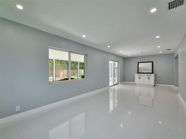 440 NW 37th Street, Oakland Park, FL 33309