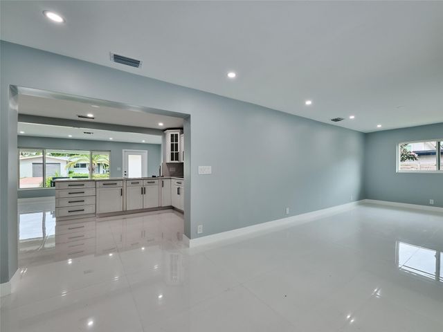 440 NW 37th Street, Oakland Park, FL 33309