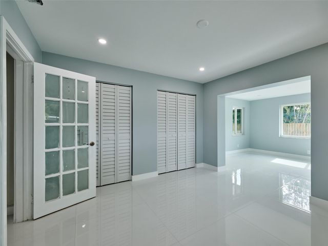 440 NW 37th Street, Oakland Park, FL 33309