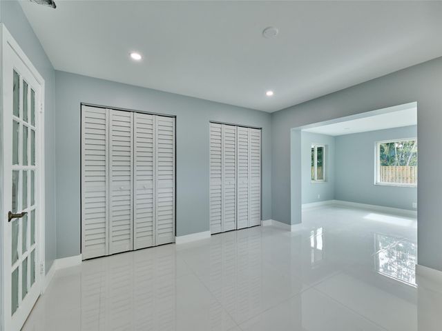 440 NW 37th Street, Oakland Park, FL 33309