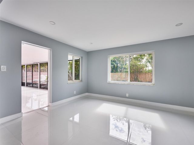 440 NW 37th Street, Oakland Park, FL 33309