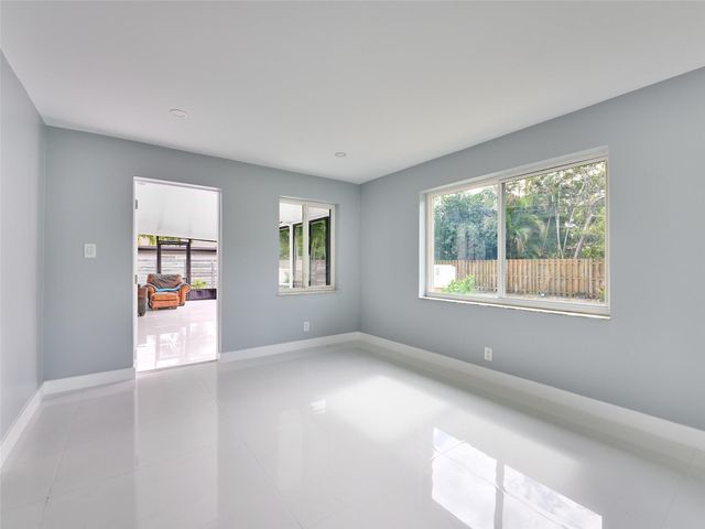 440 NW 37th Street, Oakland Park, FL 33309